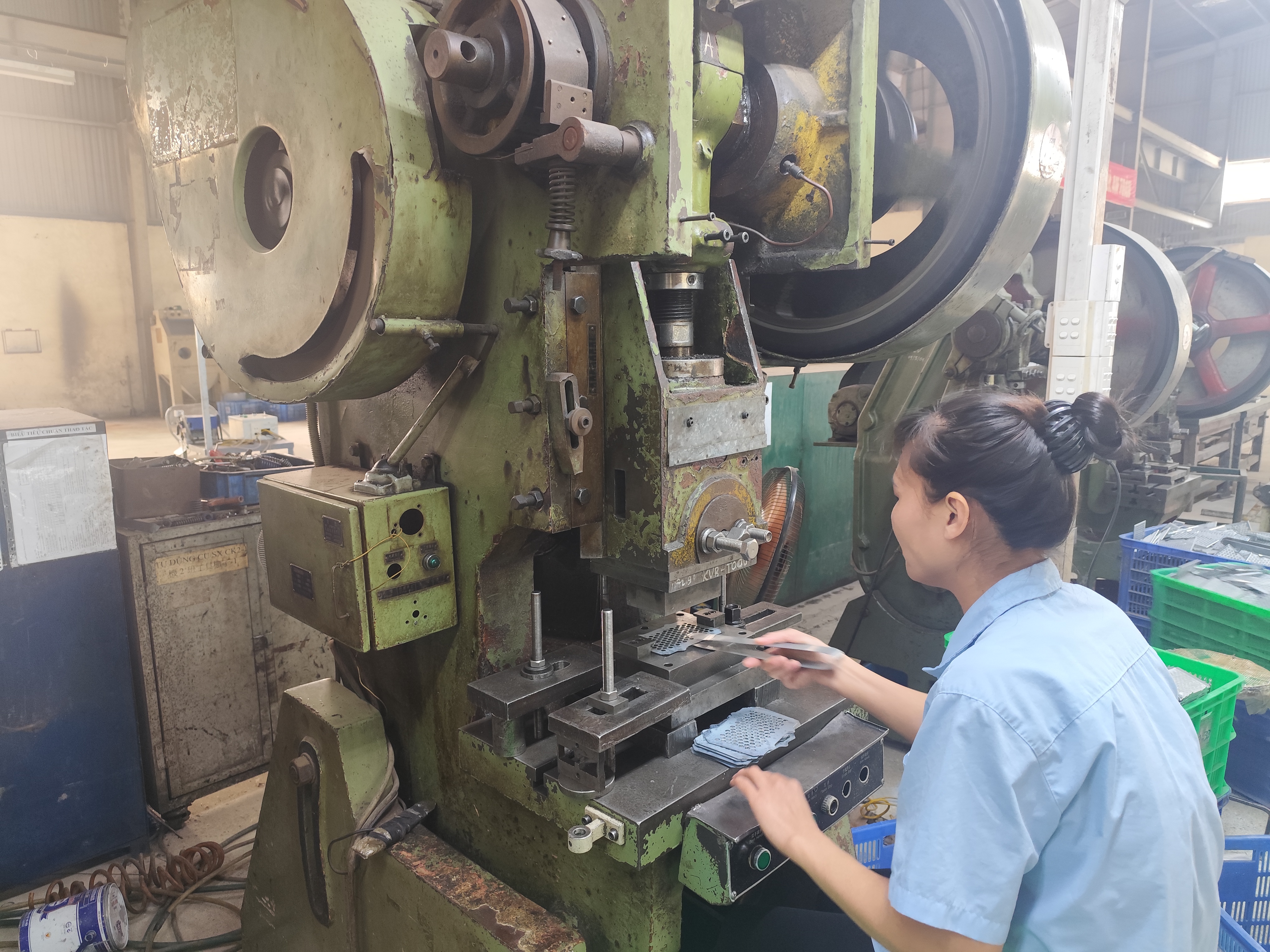 Stamping machine.jpg